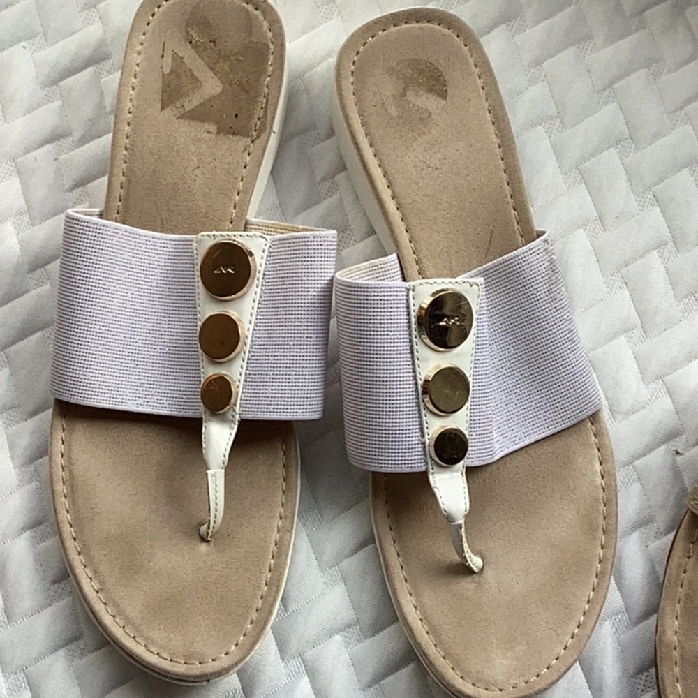 NOT AVAILABLE ** Anne Klein Beige Sandals with Gold Details size 10